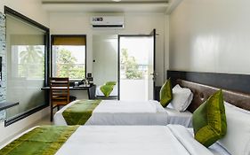 Treebo Malhaar Regency